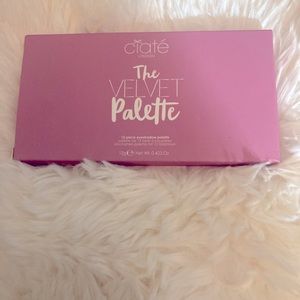 Ciaté The Velvet Pallet